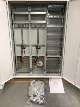 Striebel&John Zählerschrank DA37CG 2x Zählerfeld 3.HZ + 1x Verteilerfeld mit APZ (1100mm Höhe) ABB