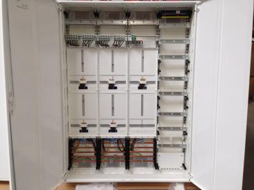 F-tronic Zählerschrank 5x 3.HZ Zählerfeld + 1x TSG-Feld + 1x Verteilerfeld mit APZ, 4-feldrig, Bauhöhe: 1400mm