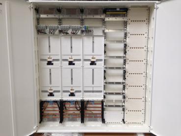 F-tronic Zählerschrank 5x 3.HZ Zählerfeld + 1x TSG-Feld + 1x Verteilerfeld mit APZ + 1x Multimediafeld, 5-feldrig, Bauhöhe: 1400mm