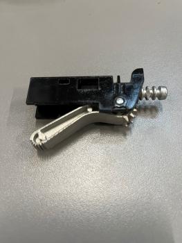 Hager VZ405N (1 Stück) Hohlwandhalter für Kleinverteiler / Feldverteiler / Mauerkasten ***RESTPOSTEN***