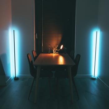 SHADA Wi-Fi LED-Eckleuchte - Corner Light - 10,5W 720lm 2700K + RGB, Farbe schwarz, EEC: G (140501)