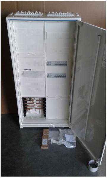 Hager Zählerschrank ZB32ET215W3 1x eHZ Zählerfeld + 1x Verteilerfeld 5-reihig 1100mm mit APZ-Raum (inkl. RJ45-Buchse) fertig bestückt + verdrahtet
