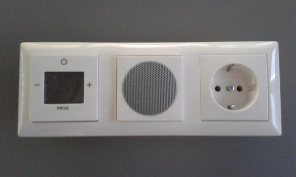 Busch-Jaeger Radio DAB+ Komplett-Set Balance SI 3-fach MIT STECKDOSE alpinweiss (8215U-101 + 8223U + 8252-914-101 + 8253-914 + 20EUC-914 + 1723-914)