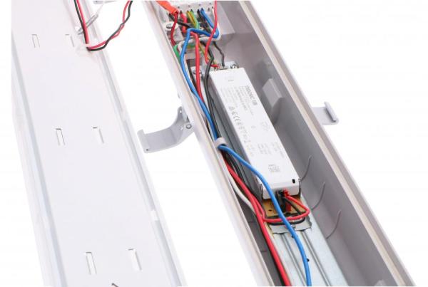 SHADA LED-Feuchtraum-Wannenleuchte IP65, mit Durchverdrahtung, 36W 4320lm 4000K, 120cm, EEC: E (2400281_01) ***RESTPOSTEN***
