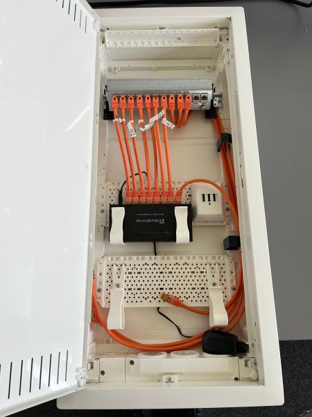 Hager VH48NW Multimediaverteiler Hohlwand komplett bestückt und montiert für 10 LAN-Teilnehmer (#4)