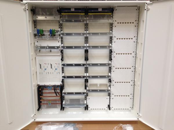 F-tronic Zählerschrank 2x eHZ Zählerfeld mit Datenschnittstelle + 1x Verteilerfeld + 1x Verteilerfeld mit APZ + 1x Multimediafeld, 4-feldrig