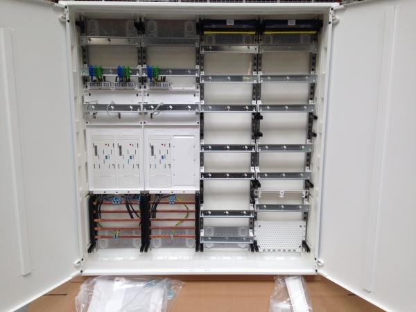 F-tronic Zählerschrank 3x eHZ Zählerfeld mit Datenschnittstelle + 1x Verteilerfeld + 1x Verteilerfeld mit APZ, 4-feldrig