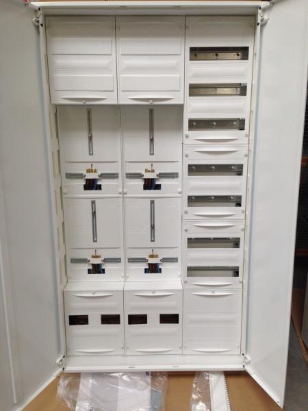 F-tronic Zählerschrank 4x 3.HZ Zählerfeld + 1x Verteilerfeld mit APZ, 3-feldrig, Bauhöhe: 1400mm