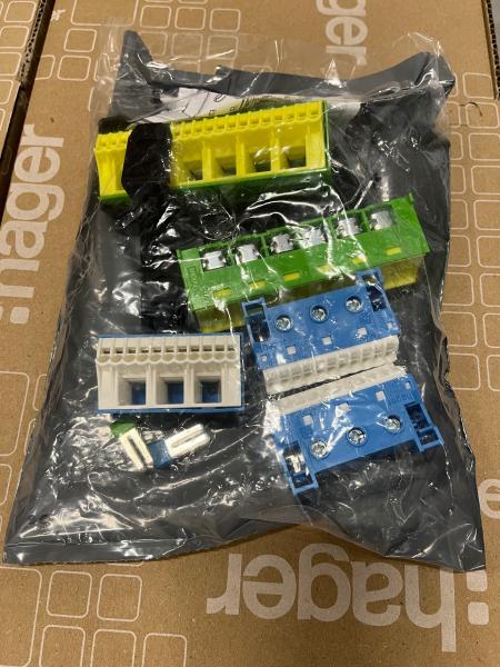 Hager PE/N Klemmen Set f. Verteiler: 2x KN26E , 3x KN14N, 6x VZ699 je 1x KN99N+E ***RESTPOSTEN***